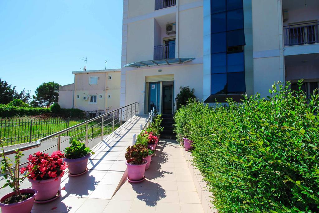 Hotel Keisa Dhermi Exterior photo